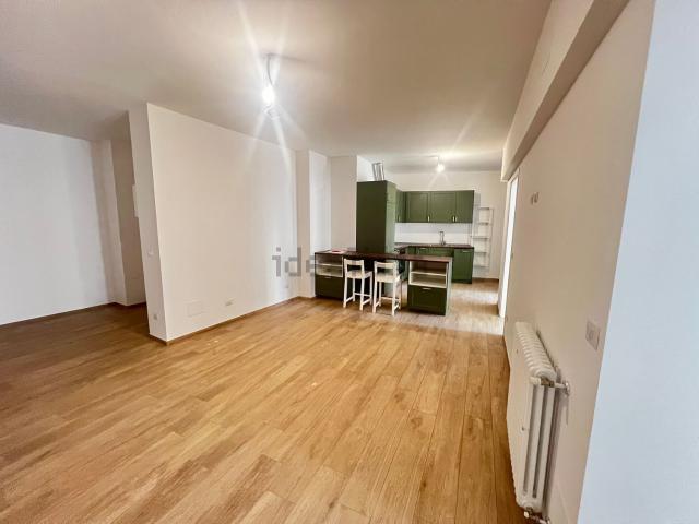 Appartamento in affitto di 100 m² in Via Giovanni Amendola, 13