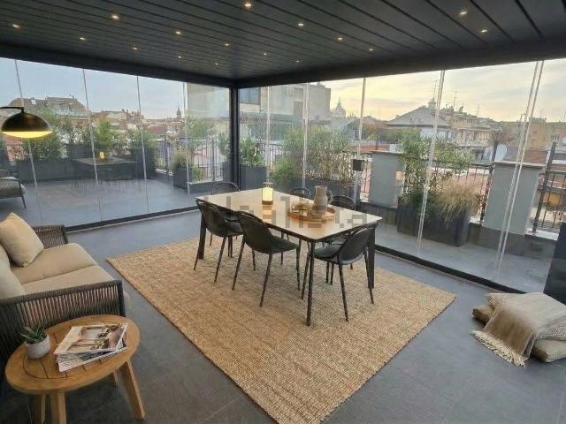 Appartamento in affitto di 100 m² in Via Giovanni da Procida, 6