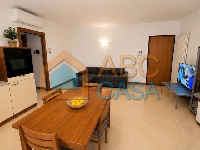 Appartamento in affitto di 100 m² in Via Giovanni Pascoli