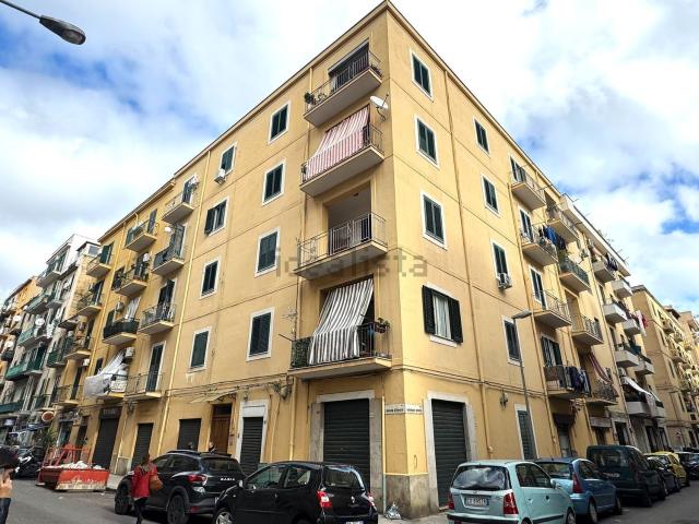 Appartamento in affitto di 100 m² in Via Domenico Lancia di Brolo, 71