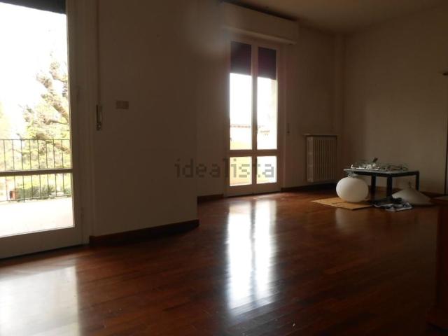 Appartamento in affitto di 100 m² in Via Dante da Castiglione, 8