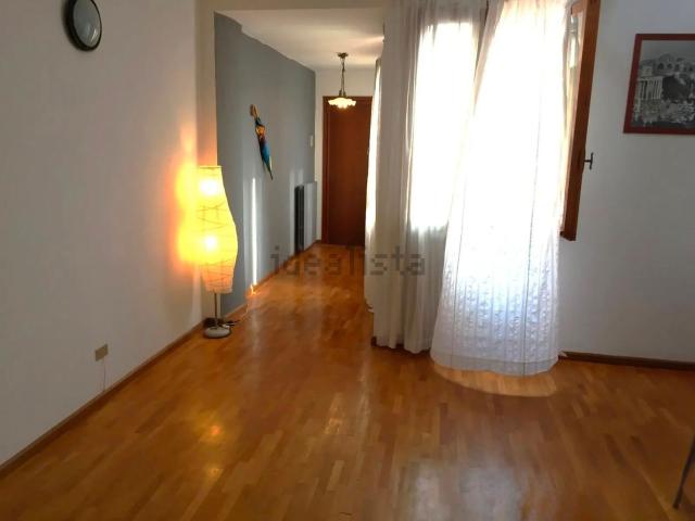 Appartamento in affitto di 100 m² in Via Nacchi