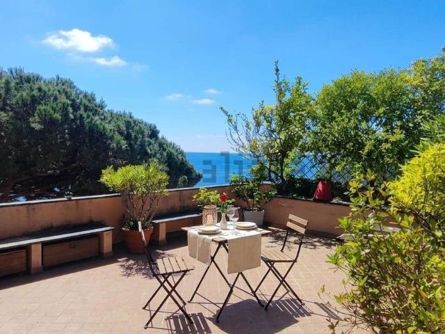 Appartamento in affitto di 100 m² in Via del Mare