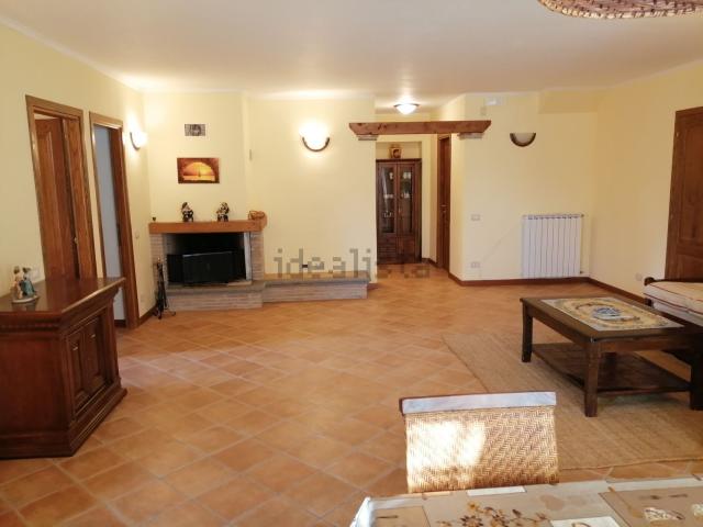 Appartamento in affitto di 100 m² in Via della Macchia, 130
