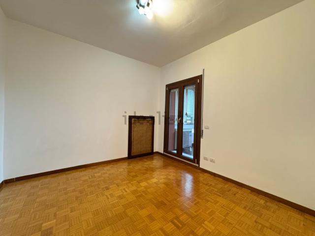 Appartamento in affitto di 100 m² in Via delle Forze Armate, 260