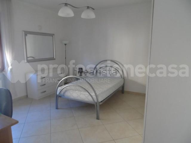Appartamento in affitto di 100 m² in Via delle Medaglie d&apos Oro, 39