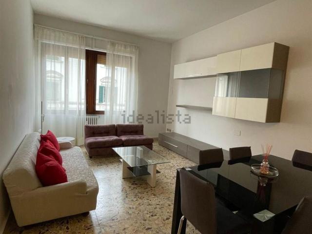 Appartamento in affitto di 100 m² in Via delle Mura Urbane