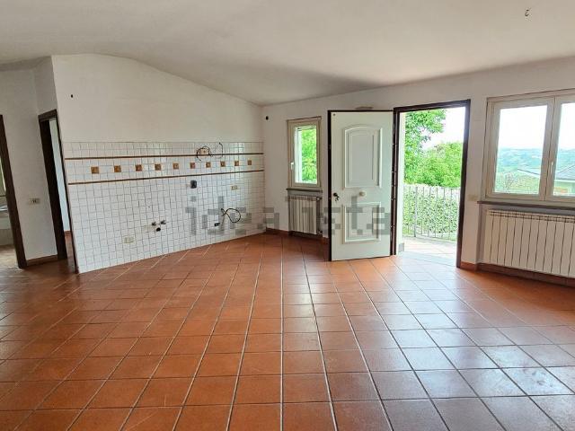 Appartamento in affitto di 100 m² in Via di Vallelunga, 22