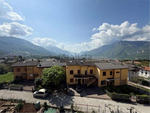 Appartamento in affitto di 100 m² in Via di Zell