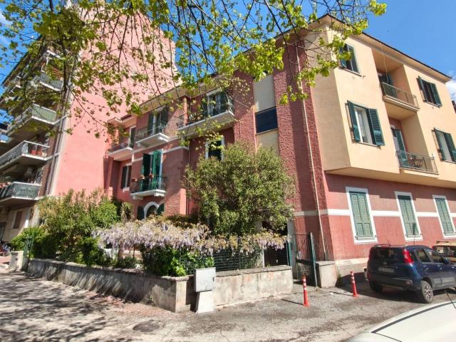 Appartamento in affitto di 100 m² in Via Orto Agrario