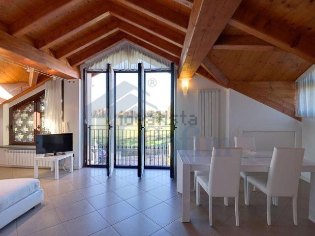 Appartamento in affitto di 100 m² in Via Lombardia, 3