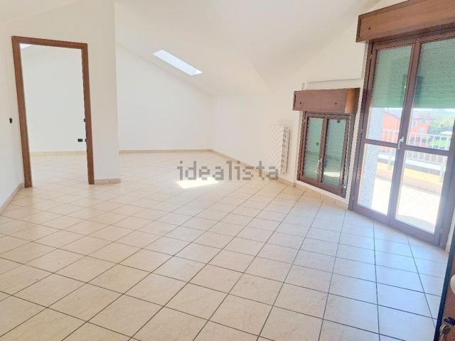 Appartamento in affitto di 100 m² in Via Leonardo da Vinci