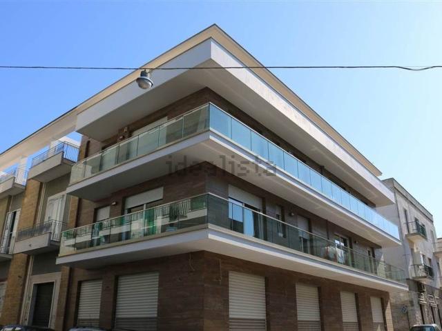 Appartamento in affitto di 100 m² in Via Leonida, 6