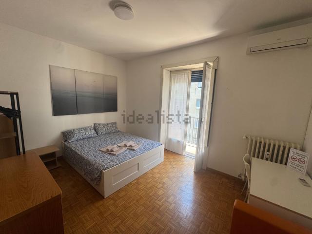 Appartamento in affitto di 100 m² in Via Alfredo Albertini, 4