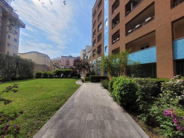 Appartamento in affitto di 100 m² in Via Lungaterno Sud