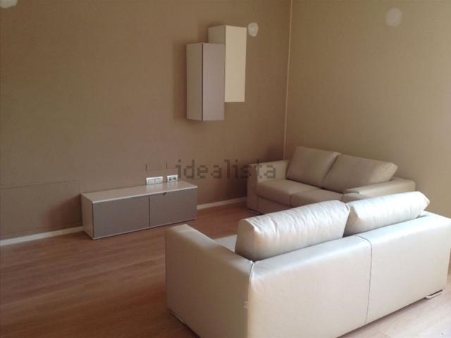 Appartamento in affitto di 100 m² in Via Modonella, 3