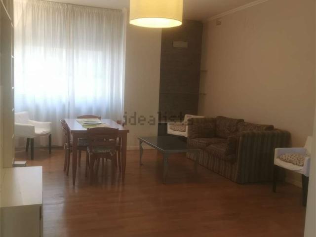 Appartamento in affitto di 100 m² in Via Monte Grappa, 77
