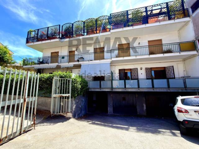 Appartamento in affitto di 100 m² in Via Solfatara, 60