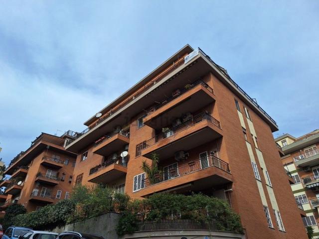 Appartamento in affitto di 100 m² in Via Salvatore d&apos Amelio
