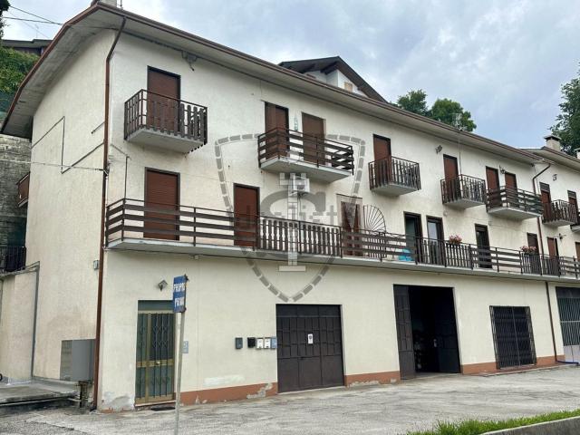 Appartamento in affitto di 100 m² in Via Scocca, 37
