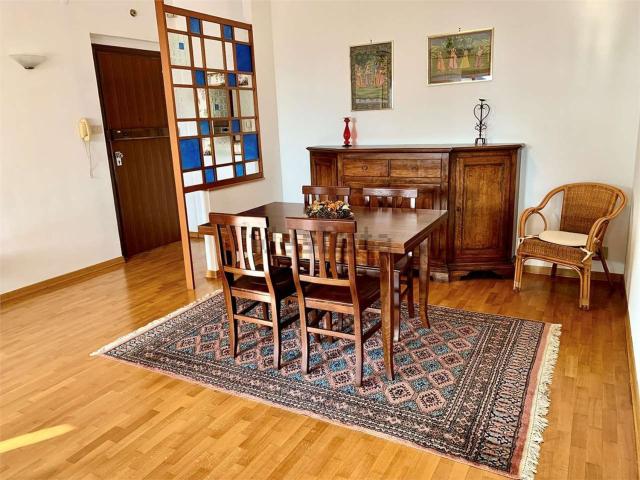 Appartamento in affitto di 100 m² in Via Sistiana, 53