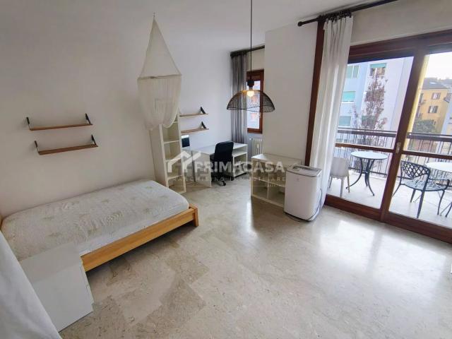 Appartamento in affitto di 100 m² in Via Pavia, 6