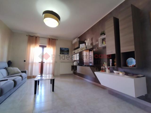 Appartamento in affitto di 100 m² in Via Palmiro Togliatti, 14