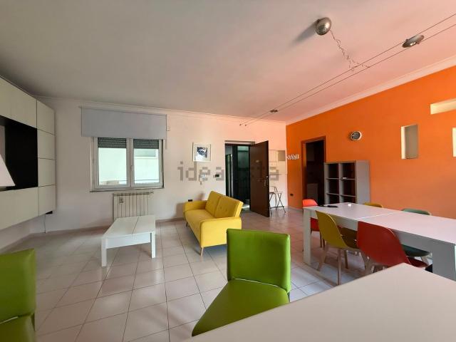 Appartamento in affitto di 100 m² in Via Roma