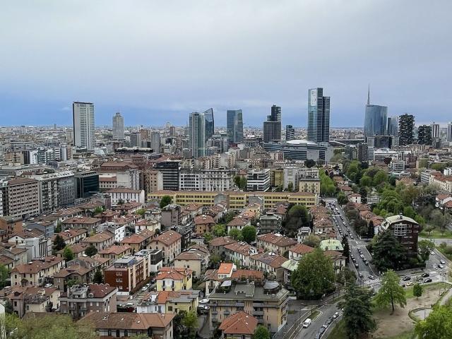 Appartamento in affitto di 100 m² in Via Raffaele de Grada