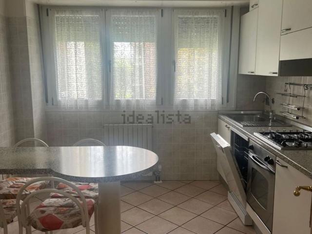 Appartamento in affitto di 100 m² in Via Vittorio de Sica, 16