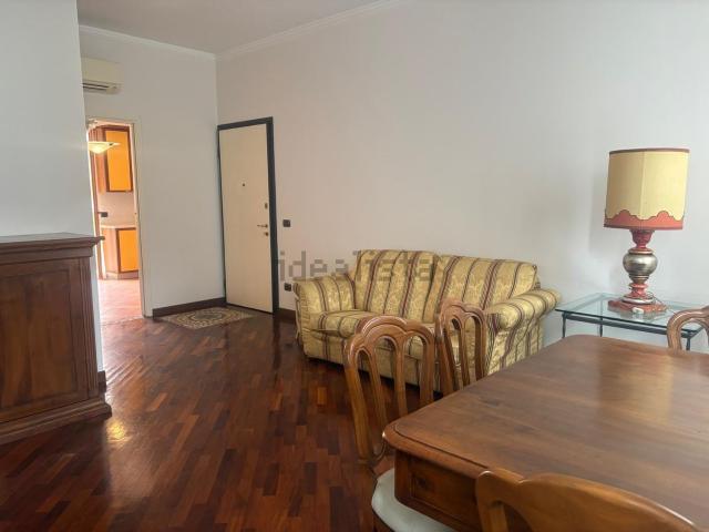 Appartamento in affitto di 100 m² in Viale Affori, 7