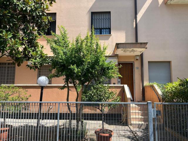 Appartamento in affitto di 100 m² in Viale Damiani, 5