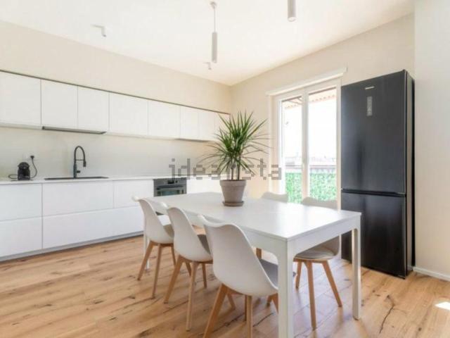 Appartamento in affitto di 100 m² in Viale Guglielmo Marconi, 16