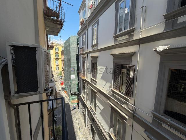 Appartamento in affitto di 100 m² in Vico Mondragone, 27