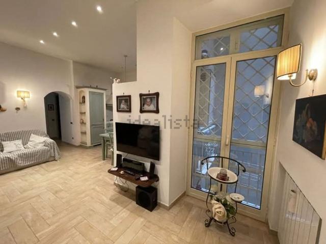 Appartamento in affitto di 100 m² in Vico Teatro Nuovo
