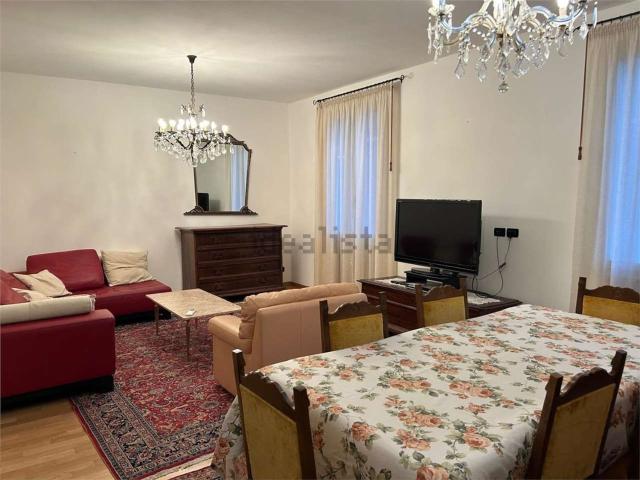 Appartamento in affitto di 100 m² in Corso Camillo Benso Conte di Cavour, 40
