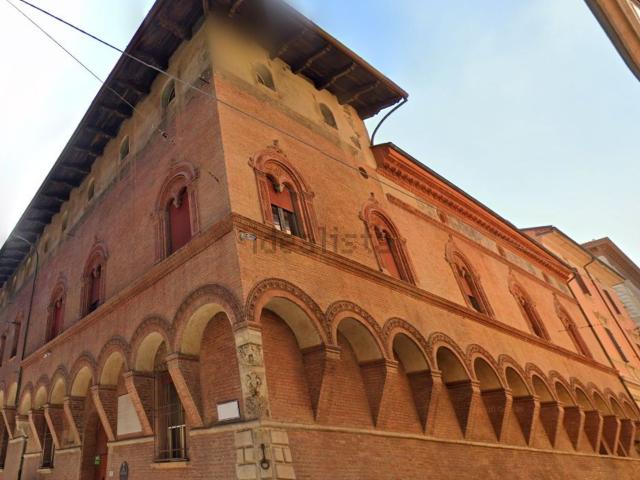 Appartamento in affitto di 100 m² in Piazza de&apos  Calderini
