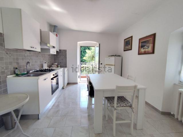 Appartamento in affitto di 100 m² in Salita al Pianello