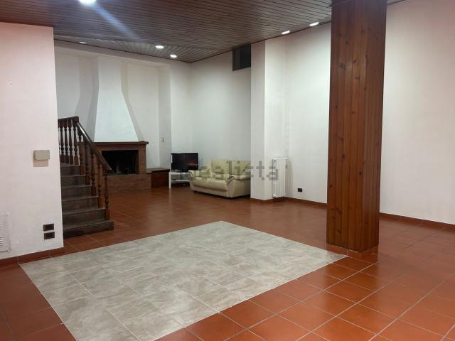 Appartamento in affitto di 100 m² in Strada Vassallo, 3