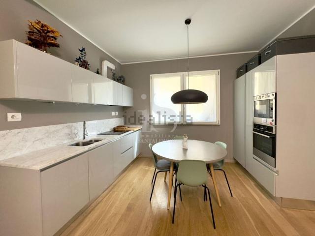 Appartamento in affitto di 101 m² in Via Privata Antonio Smareglia, 11