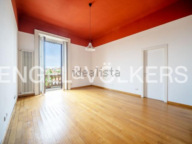 Appartamento in affitto di 101 m² in Via Vallazze, 20