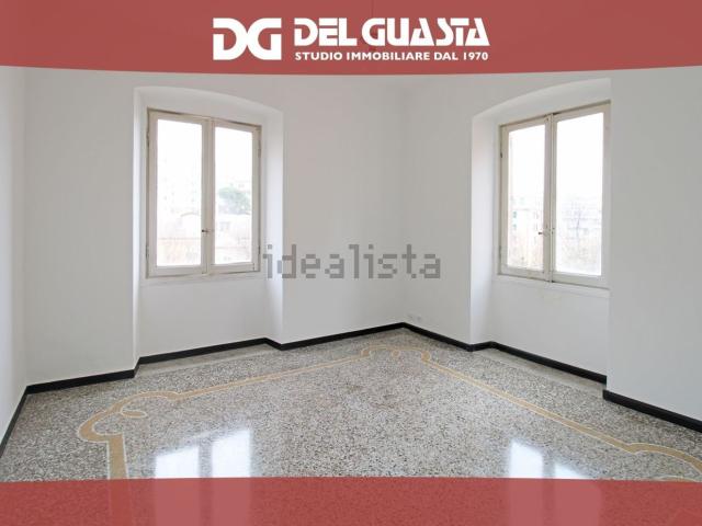 Appartamento in affitto di 102 m² in Via Contubernio Giovanni Battista d&apos Albertis, 18