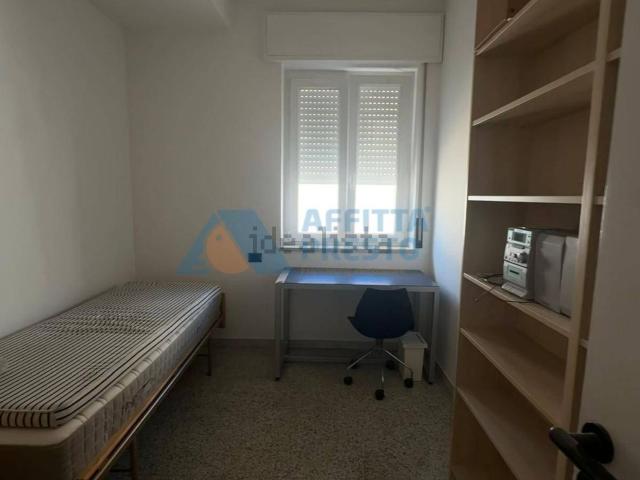 Appartamento in affitto di 102 m² in Via Cesare Battisti