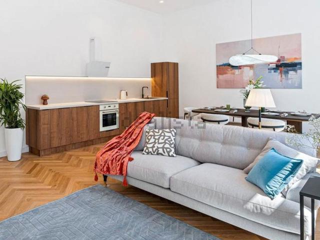 Appartamento in affitto di 102 m² in Via Sant&apos Eufemia