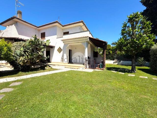 Appartamento in affitto di 102 m² in Via Rovaio, 22
