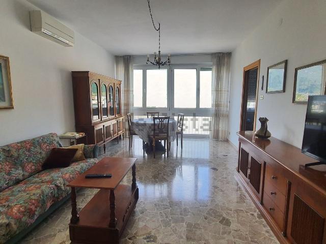Appartamento in affitto di 102 m² in Viale Verona