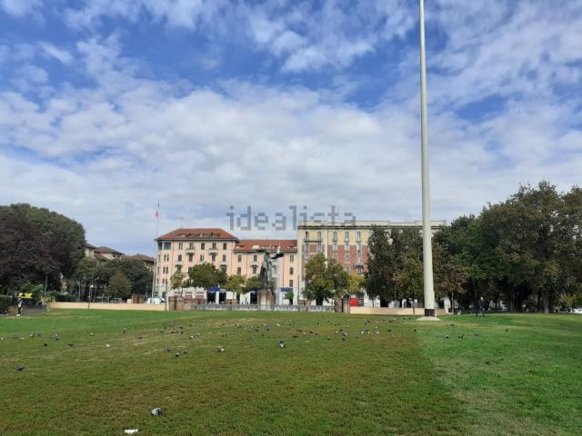Appartamento in affitto di 103 m² in Via Andrea Maffei