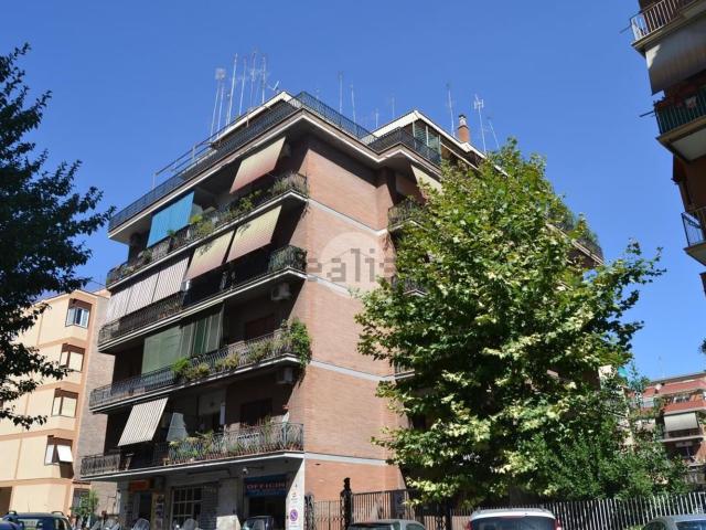 Appartamento in affitto di 103 m² in Via Giuseppe Donati