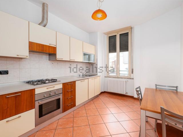 Appartamento in affitto di 103 m² in Viale Umbria, 76