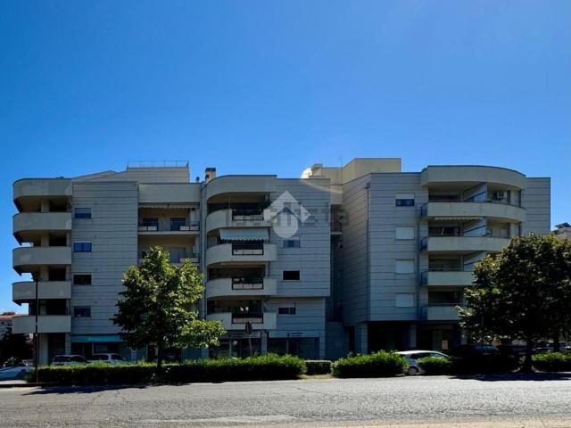 Appartamento in affitto di 104 m² in Via Gioacchino Rossini, 273